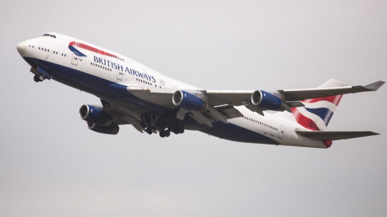 Технические проблемы привели к задержке рейсов British Airways