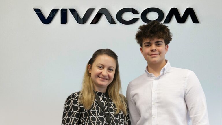 Даниэла Милева из Vivacom поделилась ценным опытом с участницей инициативы «Менеджер на день», которая сама занимала ту же должность много лет назад.