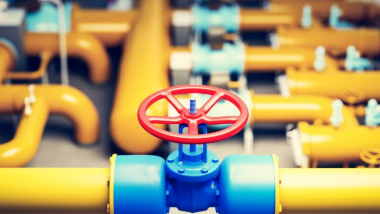 Цена на природный газ в Европе приближается к невиданным за год значениям