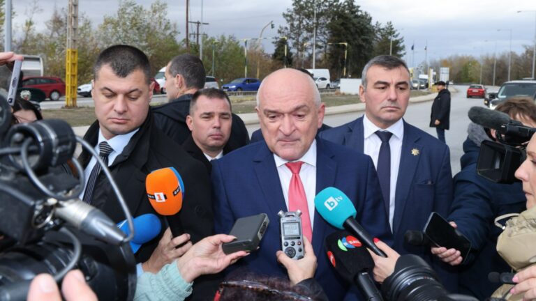 Главчев: Мы не будем замораживать зарплаты, мы их повысим
