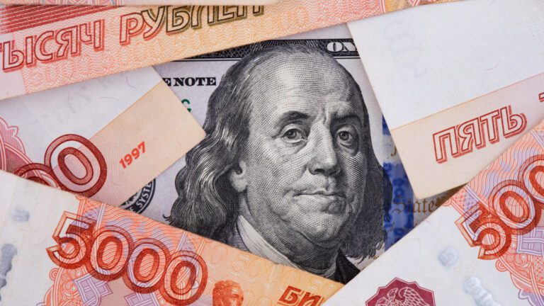 Паника за рубль и на канале Соловьева — новая антикризисная мера в России (ВИДЕО)