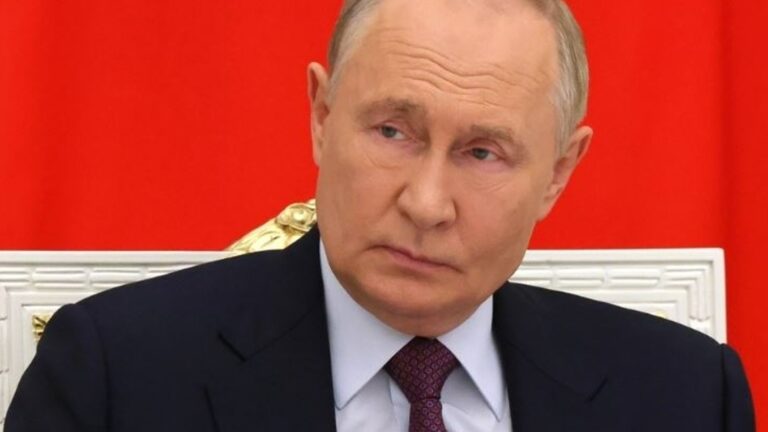 Борьба за власть: родственник Путина планировал слияние крупнейших нефтяных компаний России