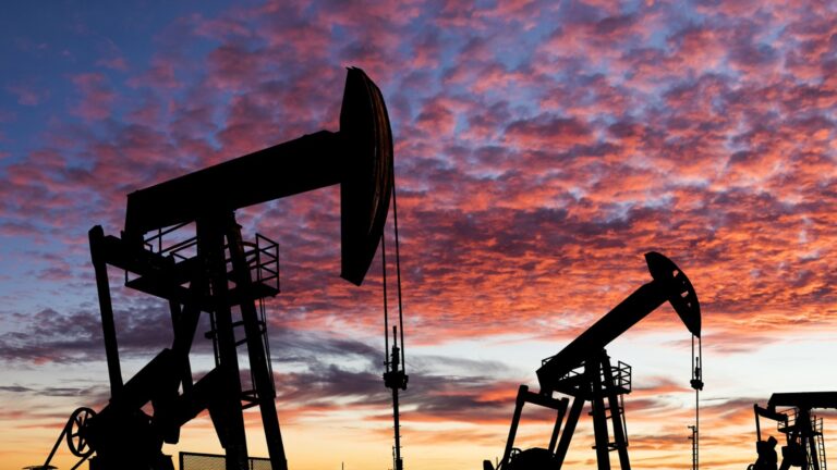 Цена на нефть изменилась благодаря данным из Китая