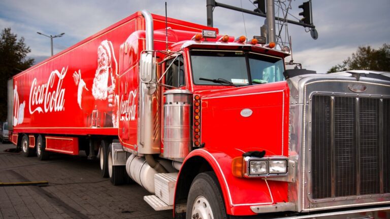 Грузовик добра Coca-Cola принесет волшебство Рождества в девять городов Болгарии