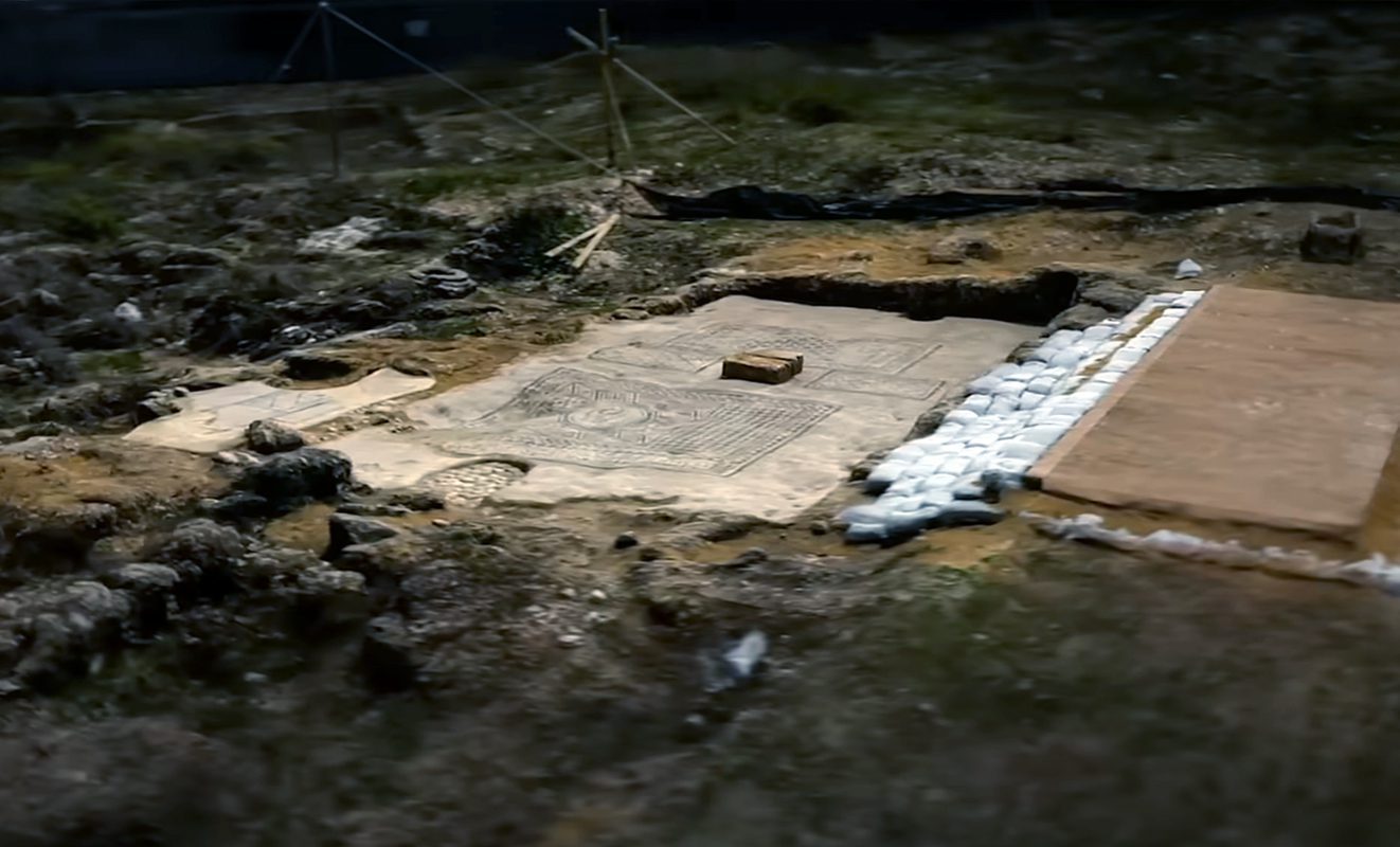 Эпохальное открытие о происхождении христианской религии, скрытое в 1800-летней мозаике. «Иисус есть Бог»