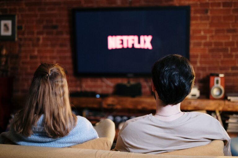 Психологический триллер с впечатляющим художественным исполнением.