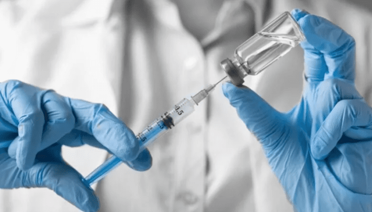 В Украине продолжается "догоняющая" вакцинация против коклюша, дифтерии и столбняка