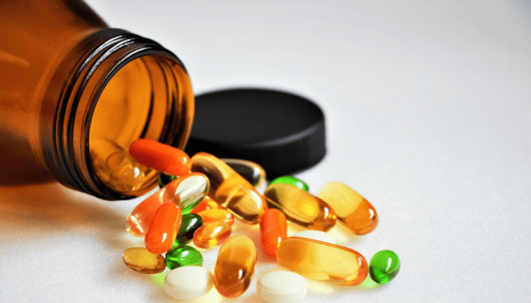 Законопроект, совершенствующий контроль за БАДами, принят во втором чтении