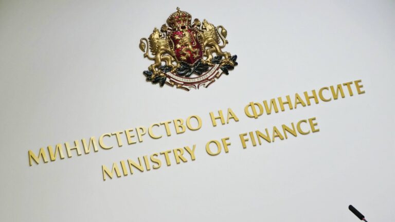 План: Зарплаты в МВД и армии взлетят в 2025 году, рекорд в ДАТО — на 75% План: Зарплаты в МВД и армии взлетят в 2025 году, рекорд в ДАТО - на 75%