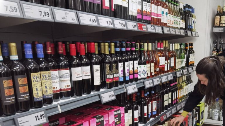 Стало понятно, насколько вырастет цена на алкоголь, если проект бюджета будет принят