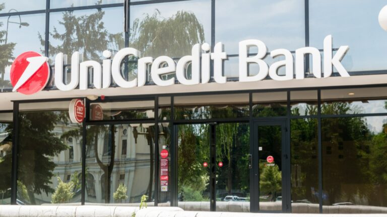 Правительство Германии призвало UniCredit продать свою долю в немецком банке