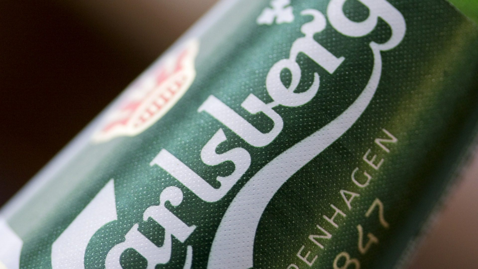Carlsberg продал свои активы в России за бесценок