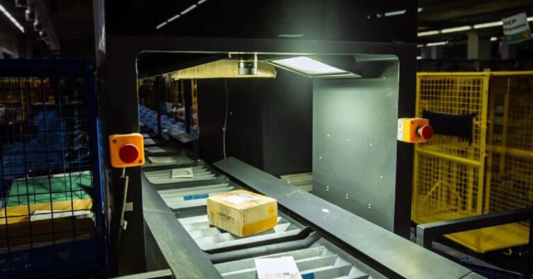 Украинские компании перевезли 60 млн пассажиров и обработали 91,1 млн тонн товаров - итоги Минразвития