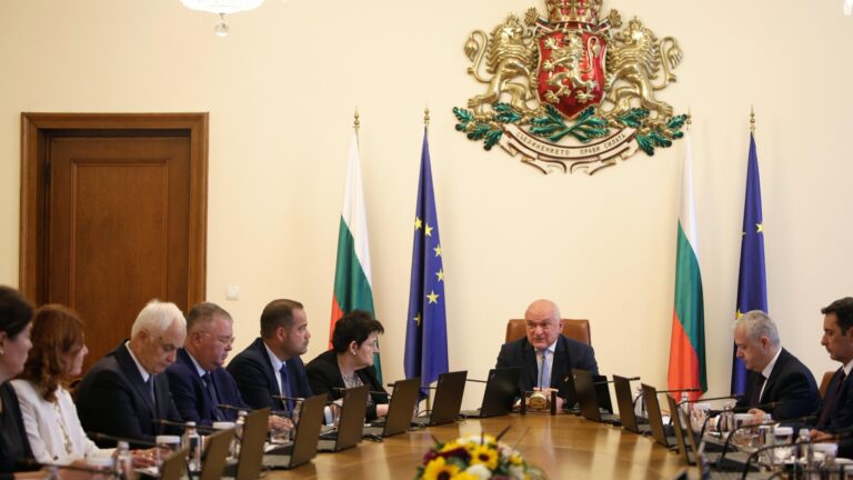 Официальный офис предлагает пенсионерам рождественские надбавки в размере 100 лв., но не всем (ВИДЕО)