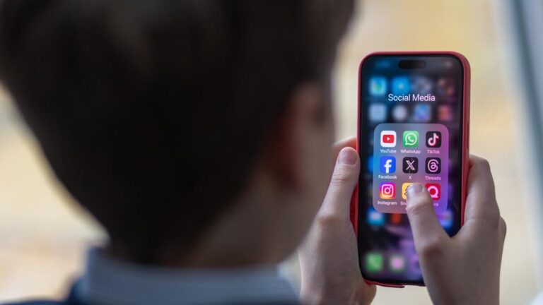 Первый закон, который заставляет Facebook, Instagram и TikTok размещать предупреждения, как на пачках сигарет. Как они разрушают ваше здоровье