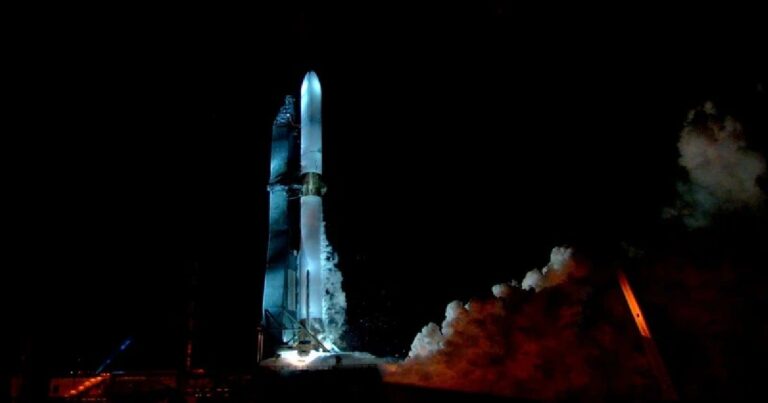 Аэрокосмическая компания Безоса Blue Origin заявила о готовности к запуску ракеты