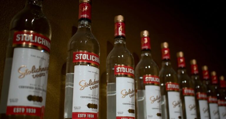 Производитель водки Stoli объявил о банкротстве в США, что известно Производитель водки Stoli объявил о банкротстве в США, что известно