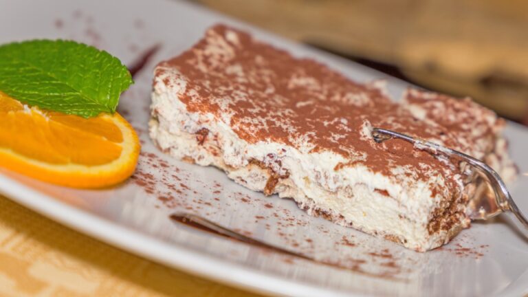 Вкуснее бисквитного торта с маскарпоне вы еще не пробовали.