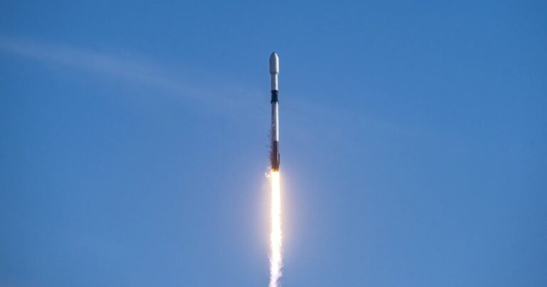 SpaceX запустила первые в 2025 году спутники Starlink