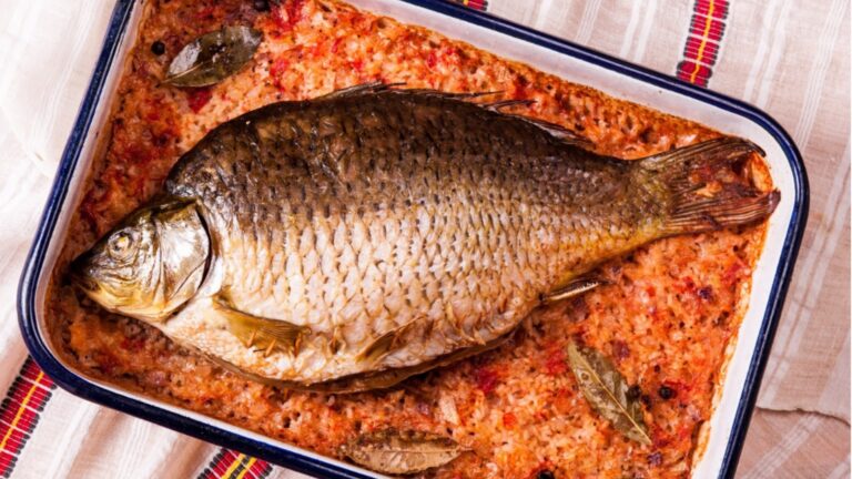 Как приготовить знаменитый карп Плакия с грецкими орехами