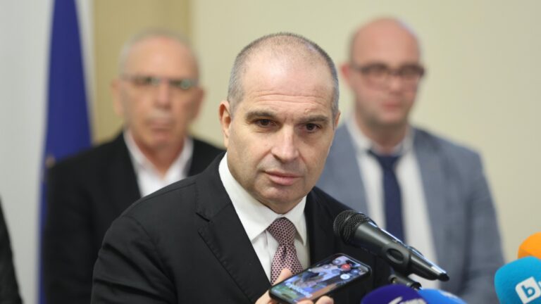 Гроздан Карадзов: Поезда ездят на красный свет, в течение месяца мы ужесточим меры на БДЗ (ВИДЕО)