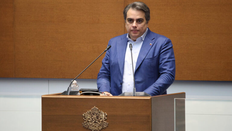 Еврозона и бюджет: Асен Василев ударил по слабым местам в математике GERB