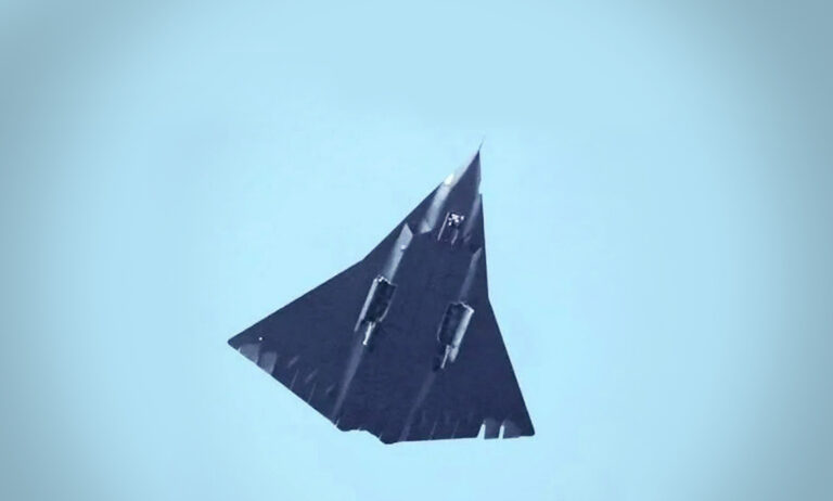 ВИДЕО показывает, что Китай испытывает секретный военный самолет, который угрожает военному превосходству США