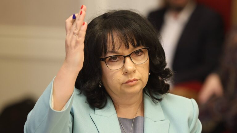 Citub vs. Petkova: Panic - ни апокалипсис, ни не имеет бюджетного апокалипсиса, ни не имеет "18 миллиардов лунок"