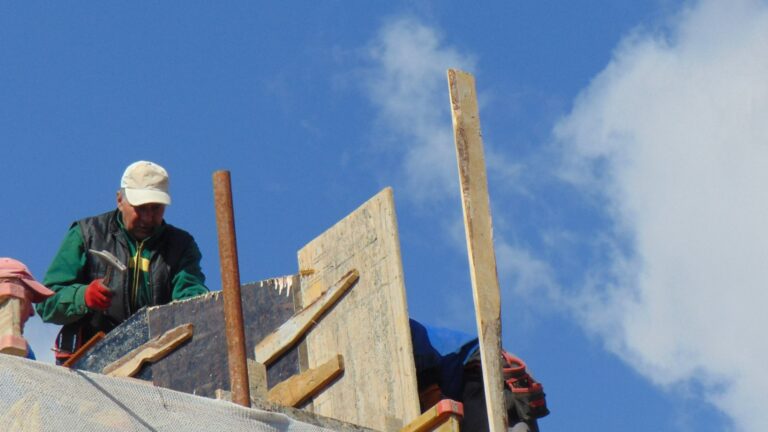 В 2024 году инспекция труда выявила сотни тысяч нарушений.