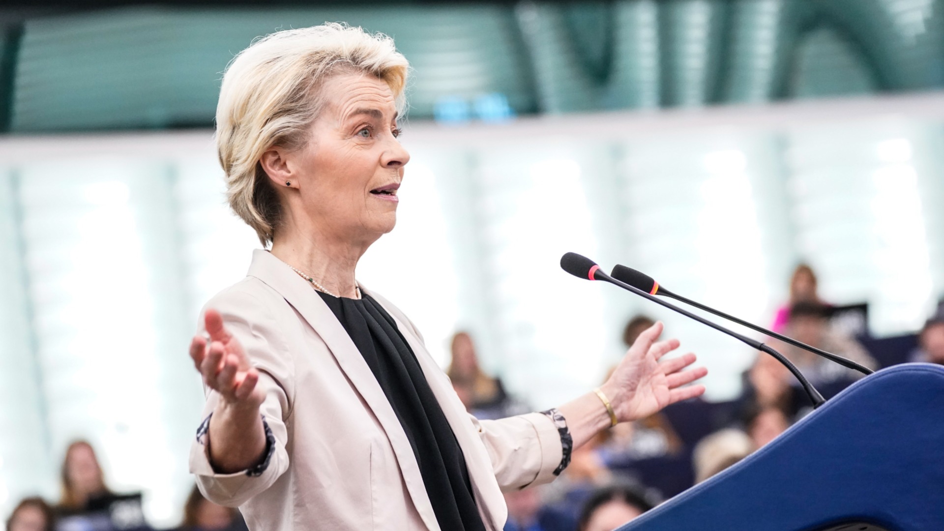 ЕС отправляет Украине первый транш крупного кредита под залог замороженных российских активов