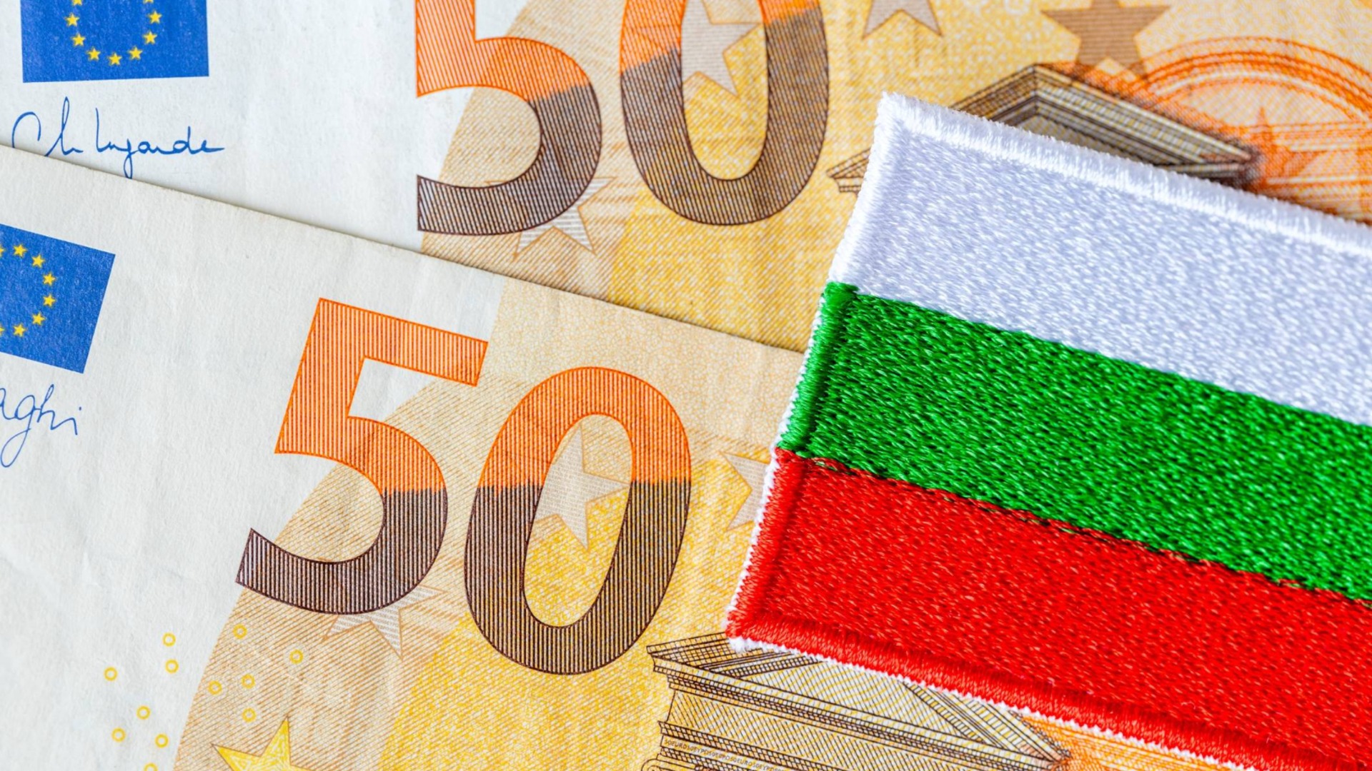 Почему он ждет с конвергентным отчетом на евро? Мнение экономистов