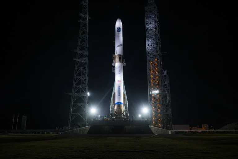 Первый запуск ракеты New Glenn от компании Безос отменили за минуты до старта