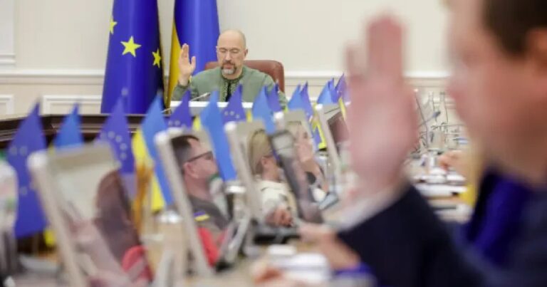 Правительство расширяет программу «Собственное дело». Кто еще сможет получить гранты в 2025 году?