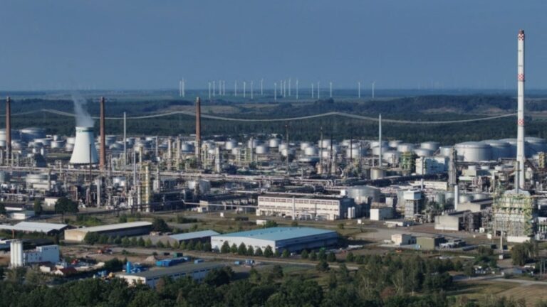 Поворот: цена на нефть прервала тренд -тенденцию на три недели