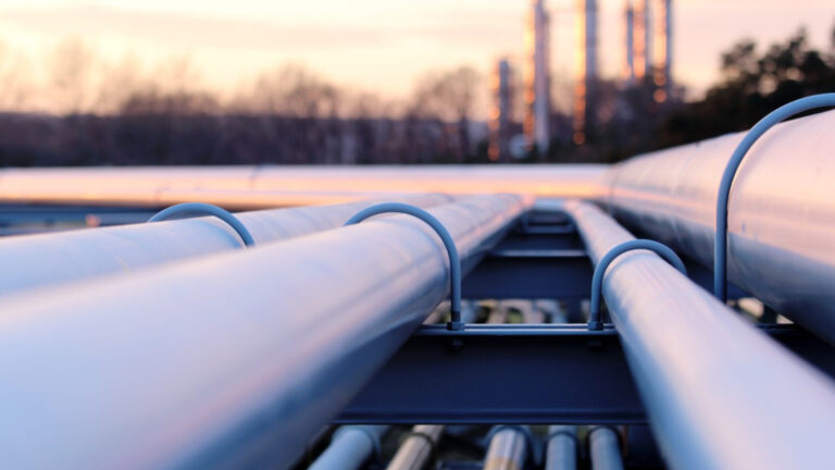 Месячный ремонт: удар с беспилотниками сократил огромную часть нефти Казахстана через Россию