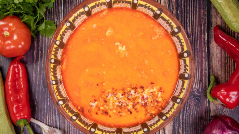 На этом, казалось бы, фальшивом супе Шкеба никто не может наступить на ее мизинец