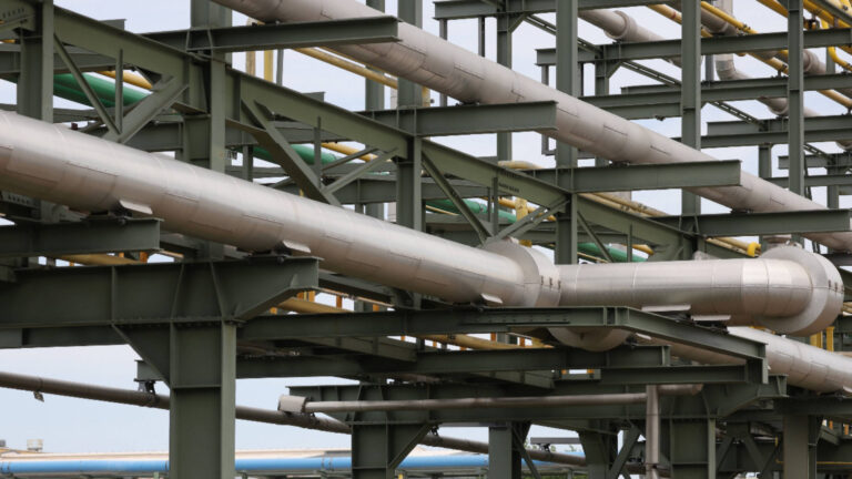 Наиболее важная насосная станция для экспорта нефти из Казахстана через Россию поражена (видео)