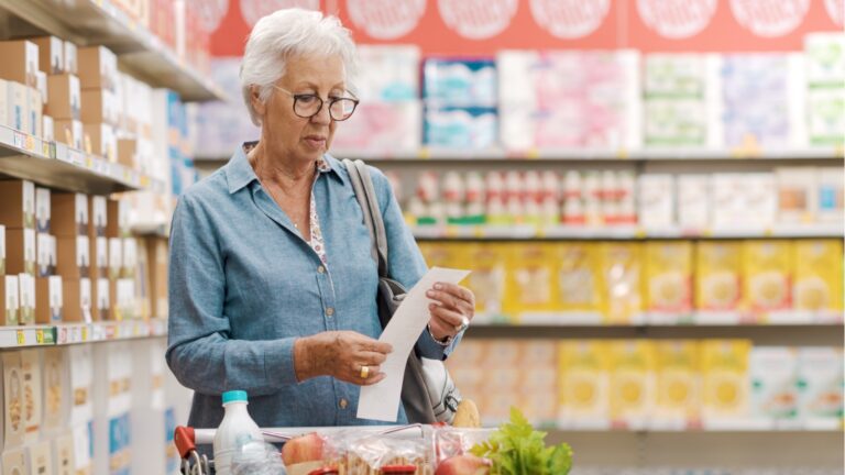 С бойкотом или отсутствием бойкота: цены на основные продукты продолжают расти