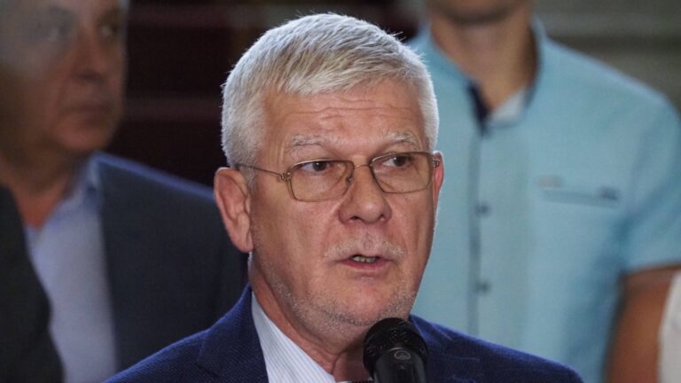 Бывший министр сельского хозяйства сказал, что произойдет с производителями, если они выйдут из цепей