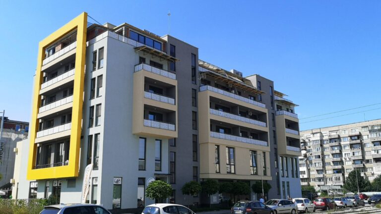 Не инвестируйте в недвижимость: финансист с прогнозом, насколько их цены упадут при входе в зону евро