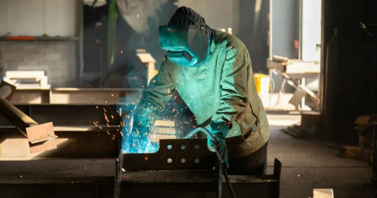 У украинцев было зарегистрировано почти 900 000 компаний с самого начала полноценной войны