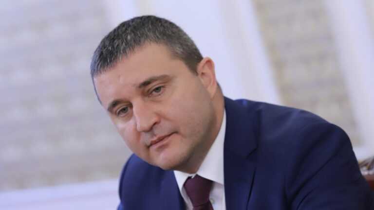 Владислав Горанов сказал, что должно быть сокращено в бюджете, чтобы деньги на пенсии