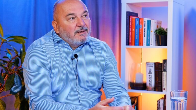 Экономисты: Чтобы не прикасаться к деньгам Министерства внутренних дел и МО, пенсии приносятся в жертву