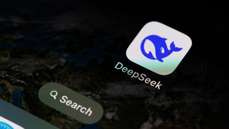 Чего вы не знаете о DeepSeek AI, наиболее загруженном приложении на мобильных телефонах. «Китайский» свергнул Chatgpt и опустился на колени в индустрии американских технологий