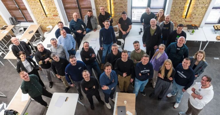 ИИ для бизнеса, реклама на грани провокации, гранты для обработки индустрии - возможности недели