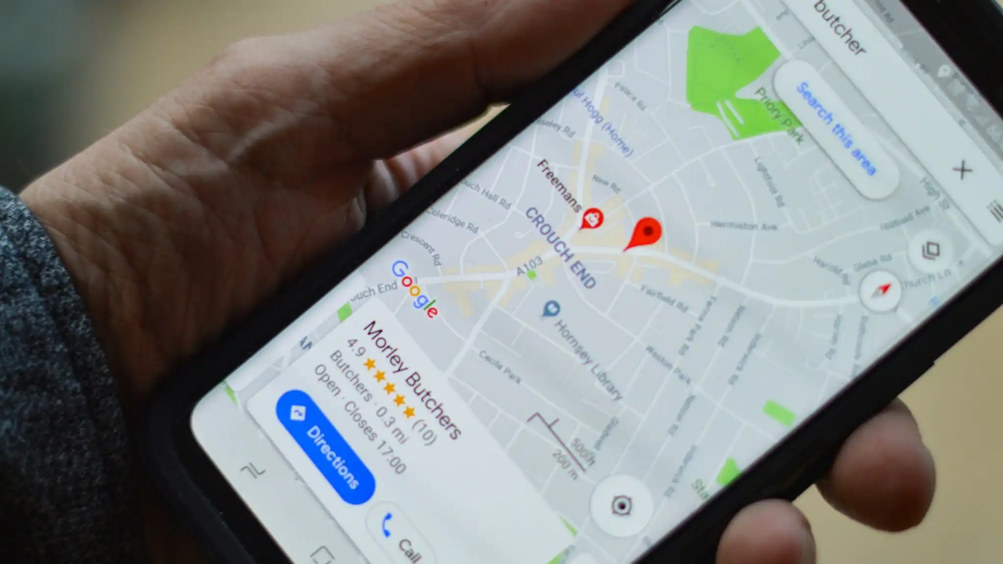 Google Maps Revents сама: новая функция искусственного интеллекта, которая облегчает вашу жизнь.