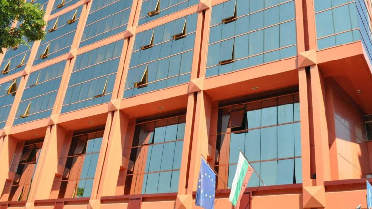 Аудиторский суд обнаружил ошибки для миллиардов в бюджетных организациях.