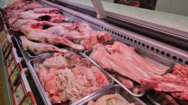 Цена ягненка в магазинах за месяц до Пасхи