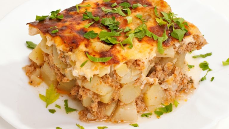 Обычная мусака с необычной заливкой