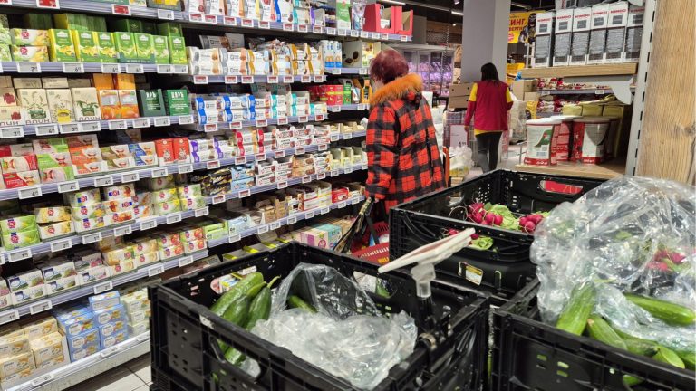 Эффект бойкота: цепочки снова на миллионы в день протеста